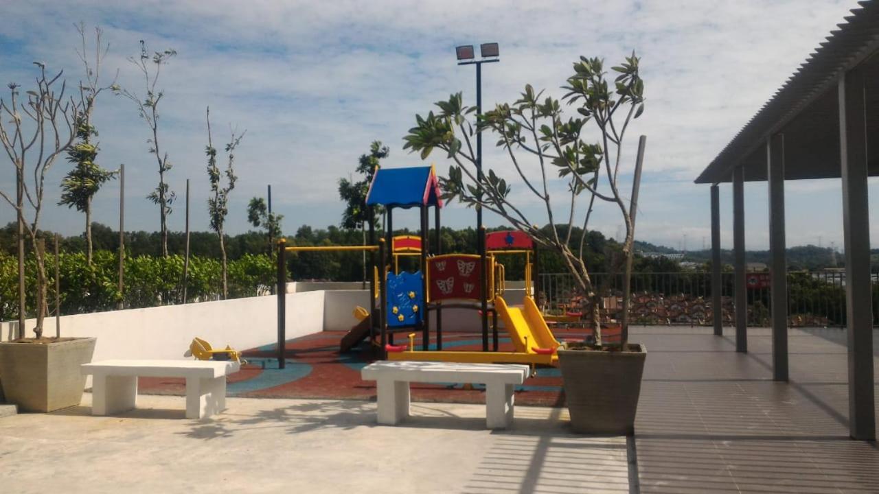 Myhome 2B At Seri Kembangan With A View Exterior photo