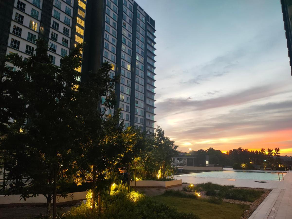 Myhome 2B At Seri Kembangan With A View Exterior photo